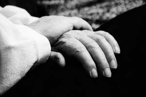 older hands with arthritis