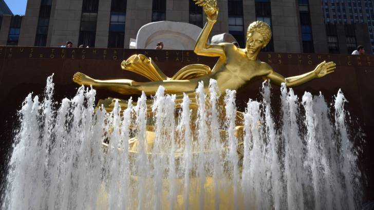 prometheus fountain at rockefeller center